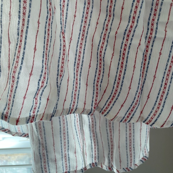 Cute top with blue and red stripes - Picture 4 of 4